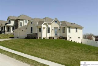585 183rd Ave, Omaha, NE 68022-6604