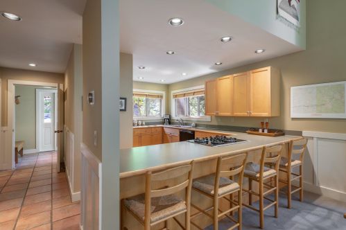 11720 Mougle Ln, Truckee CA  96161-6108 exterior