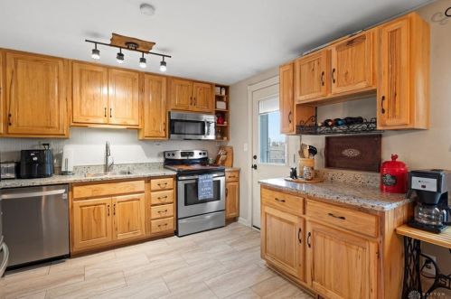 128 Wickham Farm Dr, Englewood OH  45322-2948 exterior