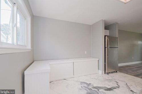 317 Sheridan Dr, New Castle DE  19720-2144 exterior