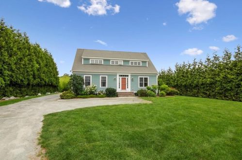 1140 Green End Ave, Middletown RI  02842-5706 exterior
