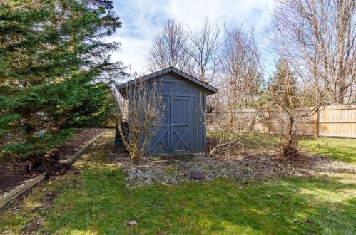 240 Fivepines Ct, Englewood OH  45315-9636 exterior