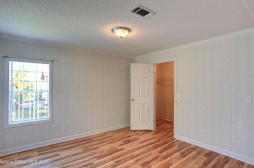 620 Puffin Dr, Sebastian FL  32976-7803 exterior