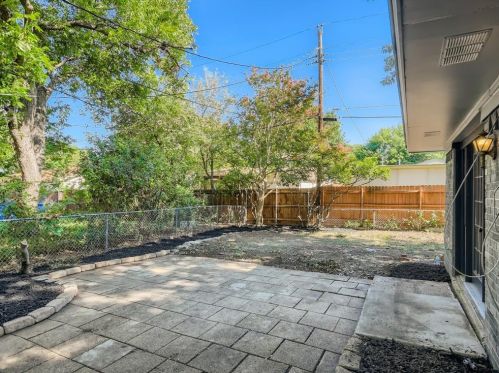 1922 Muret St, Irving TX 75062-6972 exterior