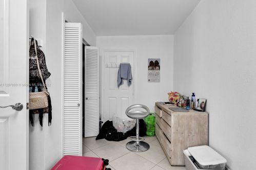 2637 9th Ct, Hialeah FL  33010-1223 exterior