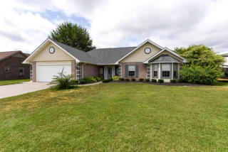 1319 Liverpool Ln, Maryville, TN 37803-4700