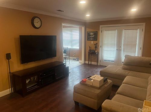 201 Newport Ct, Perth Amboy NJ  08863-1470 exterior