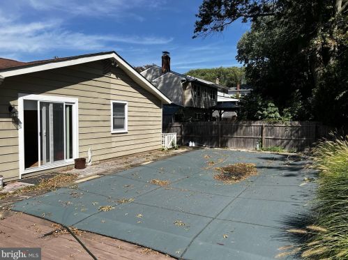 12 Yellow Pine Ct, Wilmington, DE 19808-1028