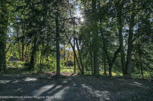 961 Front St, Tinton Falls NJ  07701-5615 exterior