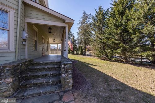 463 Daleville Rd, Cochranville, PA 19330-1020