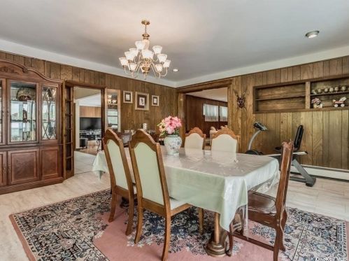 613 Caledonia Rd, Huntington Station NY 11746-5122 exterior