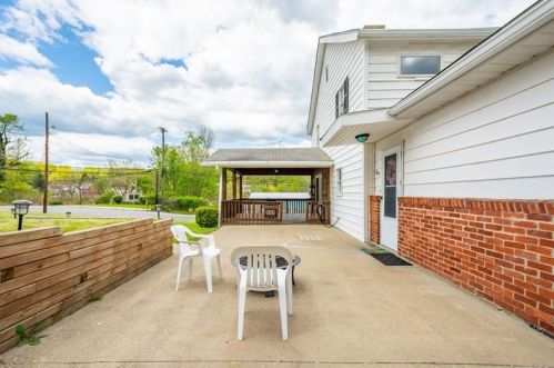 945 Santiago Rd, Imperial PA  15126-9104 exterior