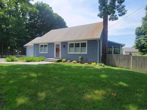 3 Oceanside Ct, Northport, NY 11768-1360