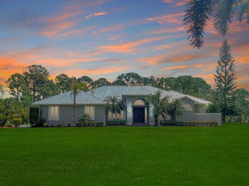 9802 Santa Monica Dr, Palm City, FL 34990-5911