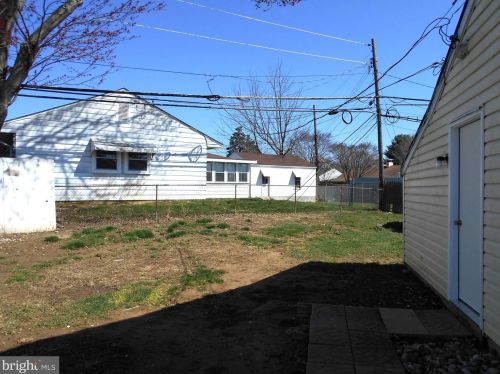 200 Cardiff Rd, Fairless Hills PA  19030-1302 exterior