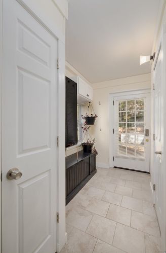 748 Beechwood Ave, Cincinnati OH  45232-1716 exterior