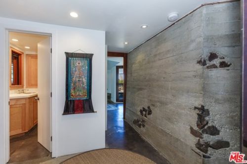 2440 Minard Rd, Topanga CA  90290-3402 exterior