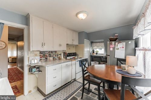 320 Delaware Ave, Lansdale PA 19446-3420 exterior