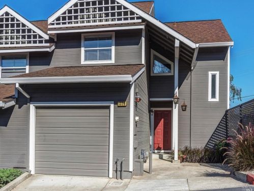 1328 7th St, Benicia, CA 94510-3587
