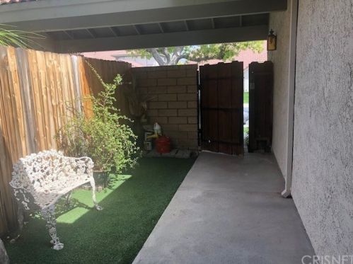 28943 Marilyn Dr, Santa Clarita, CA 91387-1889