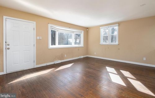 605 Washington Ave, West Deptford NJ  08096-3547 exterior