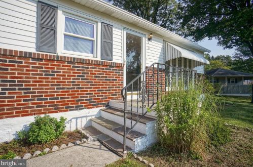 8 Brentwood Rd, Camp Hill, PA 17011-2503