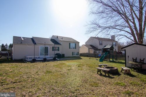 87 Violette Dr, New Castle DE  19720-8607 exterior