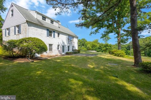 7905 Jansen Dr, Springfield VA 22152-2412 exterior