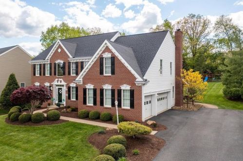 5814 Longview Cir, Bridgeville, PA 15017-1277