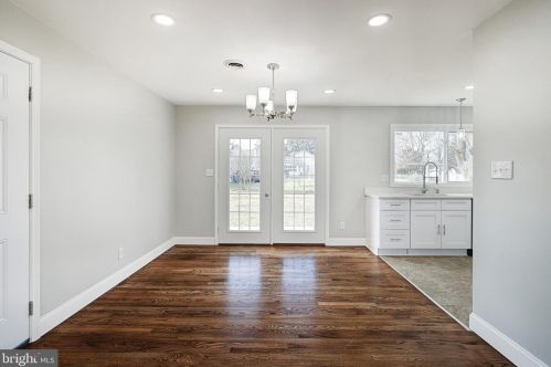 19 Locust Cir, Navy Sup Dpt PA  17050-3192 exterior