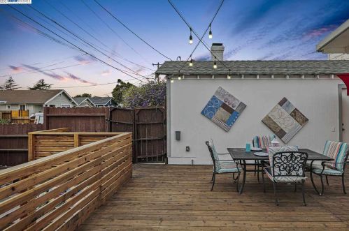 2001 57 Ave, Oakland CA 94605-1015 exterior