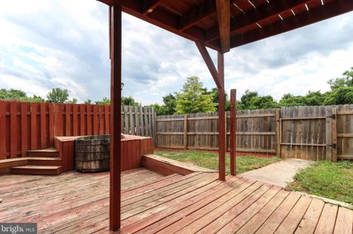 14 Mallard Ct, Charles Town WV  25414-5803 exterior