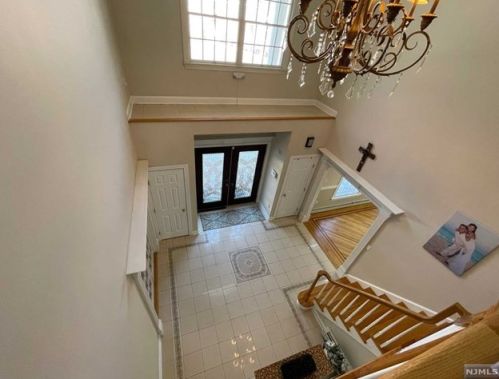 32 Crescent Dr, Skyline Lakes NJ  07456-1109 exterior