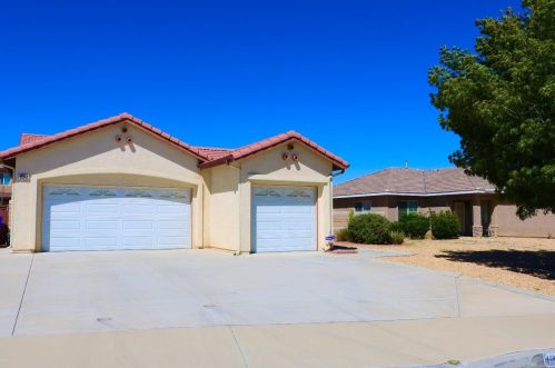12942 Nelliebell Dr, Victorville, CA 92392-6390