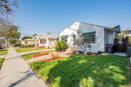 4329 11th St, Long Beach, CA 90804-4259