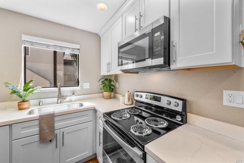 2625 Westberry Dr, Santa Rosa CA 95403-7207 exterior