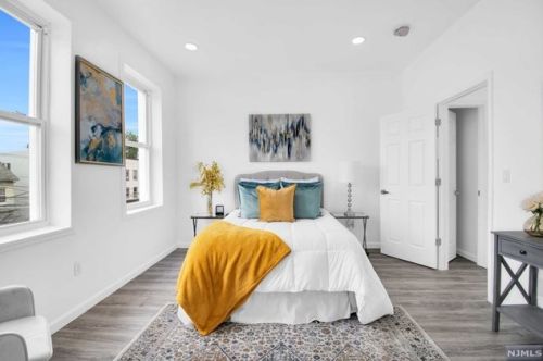 1084 Grove St, Irvington NJ  07111-4123 exterior