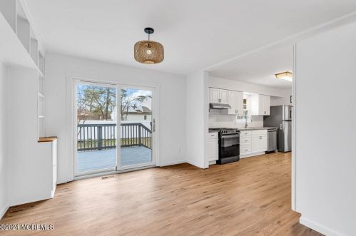 828 Burnt Tavern Rd, Bricktown NJ  08724-2540 exterior