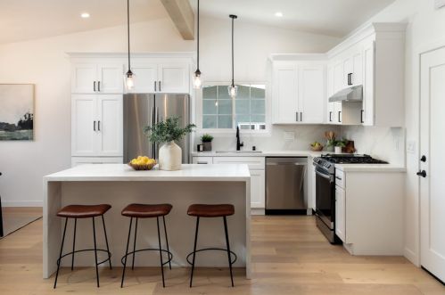 3120 Geoffrey Dr, San Bruno CA  94066-1623 exterior