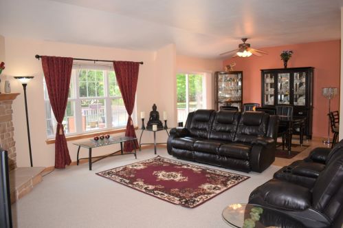 3637 Applewood Dr, Waukesha, WI 53189-6839