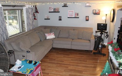 413 Benson Ave, Manor, PA 19036-2001