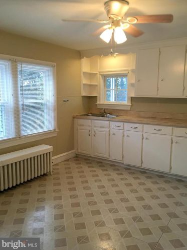 407 College Ave, Lancaster PA 17603-3319 exterior