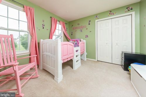 1 Helen Lois Ct, Pilesgrove NJ  08098-2639 exterior