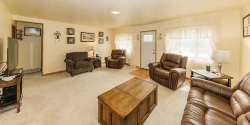 12449 Pilot Dr, Thiensville WI  exterior