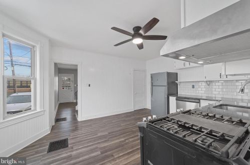 25 Regina Ave, Trenton NJ  08619-2201 exterior