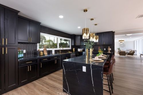 3841 Pacific Ave, Long Beach CA  90807-3227 exterior