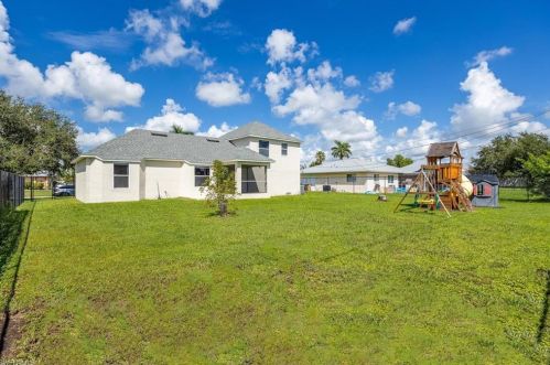 1909 5th Pl, Cape Coral, FL 33990-2212