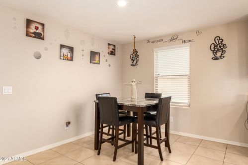 3821 79th Dr, Phoenix AZ  85033-3501 exterior