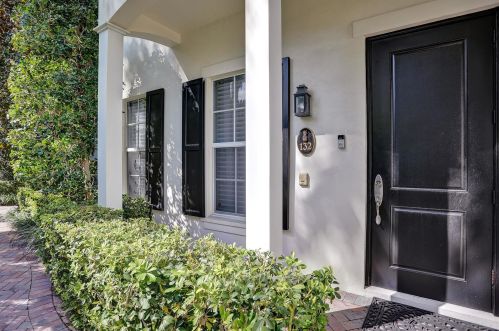 132 Madison Ln, Delray Beach, FL 33444-3718