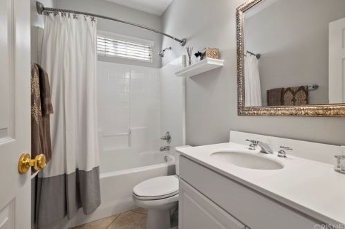 28531 Redwood Canyon Pl, Santa Clarita CA  91390-5723 exterior